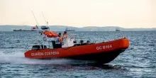 Trovate due bombe in mare di fronte al rigassificatore di Panigaglia: interdetta la navigazione