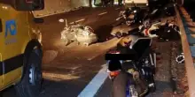 Maxi incidente tra moto: morti e feriti. Scena agghiacciante