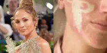 Guai grossi per la ‘fidata’ di Jennifer Lopez: “Mi ha sfigurato la faccia”. È scandalo