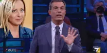 “Una cortigiana”. Giorgia Meloni insultata così sotto gli occhi di Floris: caos totale in studio (VIDEO)