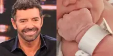 “È nato”. La conduttrice mamma, l’annuncio di Alberto Matano: il nome scelto è una sorpresa