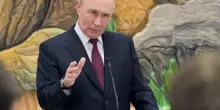 Putin: “Pronti a lavorare al piano di pace Usa ma Kiev lasci il Donbass”
