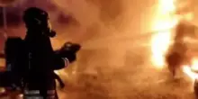Incendio spaventoso in Italia, fiamme altissime e fumo: il rogo in pochi istanti