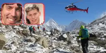 “La neve è troppo dura, non possiamo andare avanti”: sospese le ricerche degli alpinisti italiani dispersi in Nepal