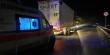 Tragedia in Italia, giovane travolto da un camion. Inutili i soccorsi