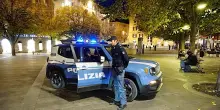 Scontro in Italia tra volante della polizia e un’auto: bilancio shock, dramma totale