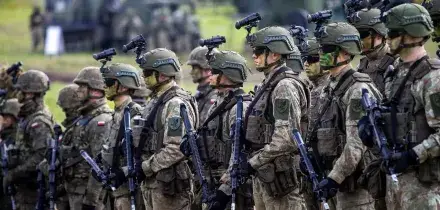 Ue verso uno “Schengen militare”: cos’è il nuovo pacchetto sulla mobilità delle forze armate