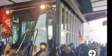 Occupato l’aeroporto di Genova, il corteo dei lavoratori: “Lottiamo per l’industria”