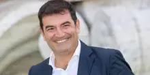 Max Giusti passa in esclusiva a Mediaset: “Grazie a chi mi dava del raccomandato, e a chi se ne sbatte”