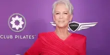 Jamie Lee Curtis: “La chirurgia plastica è un genocidio culturale, ho visto intere generazioni di donne sfigurate per inseguire una bellezza finta”