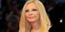Patty Pravo: “Sto con un ragazzo di 35 anni. Chirurgia estetica? Solo qualche punturina”