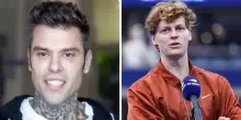 Fedez nella bufera per la strofa su Jannik Sinner: “Italiano con l’accento di Adolf Hitler”