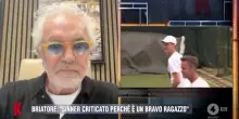Flavio Briatore difende Jannik Sinner: “Parla tre lingue, capisco più lui quando parla che certa gente del meridione” | VIDEO