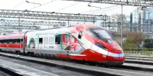 Olimpiadi 2026: il Gruppo FS presenta treni e bus con livrea speciale e il video dedicato ai giochi