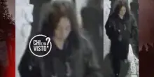 I carabinieri diffondono le immagini della donna uccisa in un cortile a Milano: &ldquo;Chi la riconosce ci contatti&rdquo;