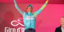 Giro d&rsquo;Italia 2026: Ballerini fa fumare d&rsquo;azzurro il Vesuvio