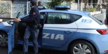 Orrore in provincia di Catania: bambina picchiata e abusata dalla madre e dal compagno