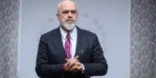 Salari da fame, corruzione e carovita: chi sono e cosa vogliono gli albanesi che protestano contro il governo