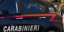 Ogliastra, si lancia con l&rsquo;auto contro una 22enne poi viene ucciso a coltellate dal fratello minorenne di lei
