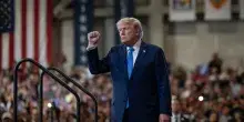 Trump: &ldquo;Guerra economica contro l&rsquo;Iran&rdquo;. E minaccia chi aiuta Teheran