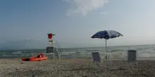 Liguria, bagnino si lancia in mare per soccorrere un uomo: annegano entrambi