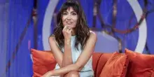 Caterina Balivo festeggia la sospensione del bollo auto per il 2027 mentre parla di Sanremo | VIDEO