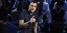 Fabrizio Corona lancia il suo movimento politico: &ldquo;Sono il nuovo Berlusconi, ma pi&ugrave; bello&rdquo; | VIDEO