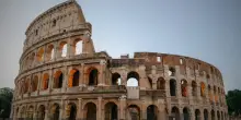 Incidente sul lavoro al Colosseo: operaio di 22 anni cade da 10 metri e muore