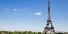 Sciopero alla Tour Eiffel: &ldquo;Lavoratrici escluse su richiesta di un movimento induista&rdquo;