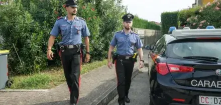 Costringe la partner a 12 ore di pratiche sessuali estreme, arrestato per tortura a Torino
