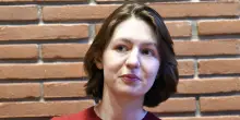 I libri della scrittrice Sally Rooney non saranno pi&ugrave; distribuiti nel Regno Unito a causa del suo sostegno a Palestine Action