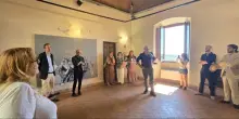 Pratiche di Memoria &ndash; La luce che viaggia ancora: l&rsquo;arte contemporanea riaccende Palazzo Ducale Rocca Colonna