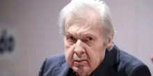 Vittorio Sgarbi in rianimazione, la rabbia della figlia Evelina: &ldquo;Colpa di chi lo ha esibito tutta l&rsquo;estate&rdquo;