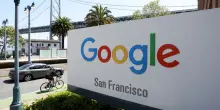 Alphabet supera le aspettative nel 1Q, balzo azioni nelle contrattazioni estese