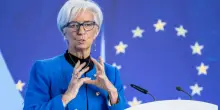 BCE, tassi rimangono invariati al 2%. Si intensificano i rischi per inflazione e crescita