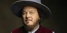 Intenso duetto tra Zucchero e Russell Crowe in “Just breathe”