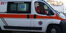 Incendio in appartamento a Milano, 48enne si lancia dal quinto piano e muore