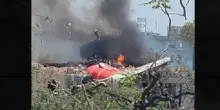 India, aereo diretto a Londra si schianta vicino all’aeroporto di Ahmedabad: a bordo oltre 240 persone