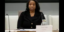 Fed, Lisa Cook fa causa a Trump contro suo licenziamento