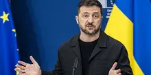 Zelensky: un raid russo ha ucciso 20 persone in fila per la pensione