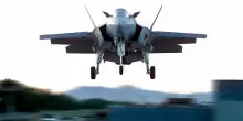 La Russia ha violato lo spazio aereo della Polonia, 10 droni abbattuti. Varsavia “in contatto” con la Nato