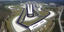 Grave incidente in Moto3 a Sepang: il pilota 19enne Noah Dettwiler in terapia intensiva