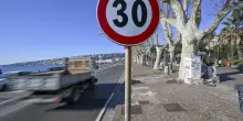 Città 30 all'ora: calati i morti, ma crescono i sinistri tra auto e mezzi leggeri