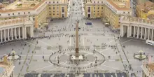 Conclave, freno dei cardinali: «Serve tempo». Domani doppia congregazione