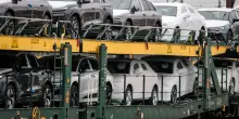 L’Europa chiede altre tasse sulle auto diesel e benzina