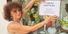Chiude il negozio perché è terrorizzata. Chi la minaccia non si può espellere
