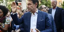 Green pass e vaccini coatti: le giravolte di Conte sul suo appoggio ai diktat