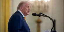 Trump fa l’offeso con la base Maga ma chiede di rilasciare i file di Epstein