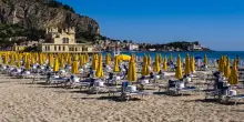 La favola delle «spiagge deserte» serve a farci digerire la Bolkestein
