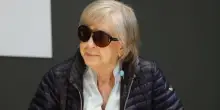 «Repubblica» cancella la mamma: «Con l’utero in affitto non esiste»